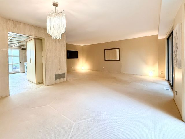 1864 Mission Hills Lane, Northbrook, IL 60062