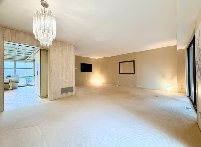 1864 Mission Hills Lane, Northbrook, IL 60062