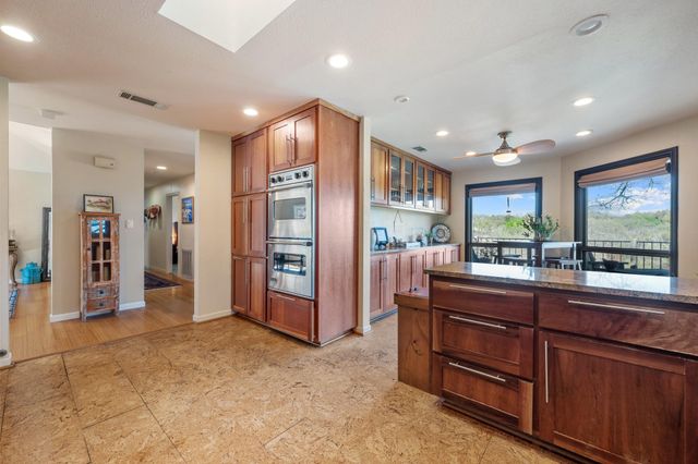 604 Rolling Green DR, Lakeway, TX 78734