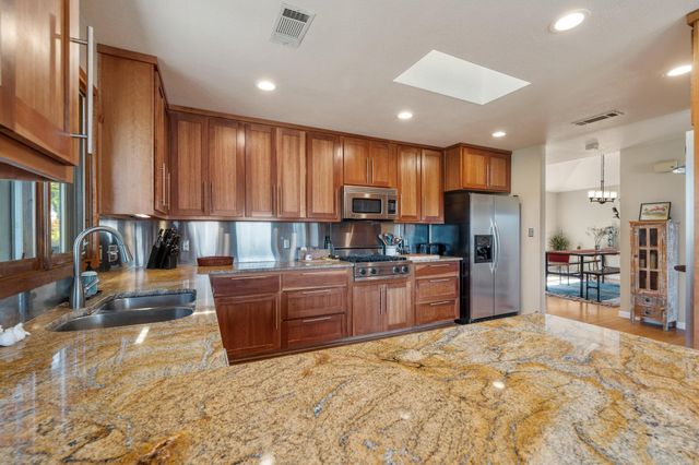 604 Rolling Green DR, Lakeway, TX 78734