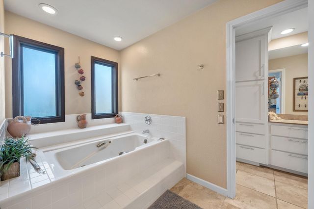 604 Rolling Green DR, Lakeway, TX 78734