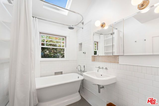 1843 Lucile Avenue, Los Angeles, CA 90026