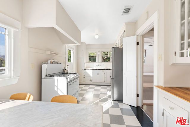 1843 Lucile Avenue, Los Angeles, CA 90026