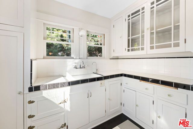 1843 Lucile Avenue, Los Angeles, CA 90026