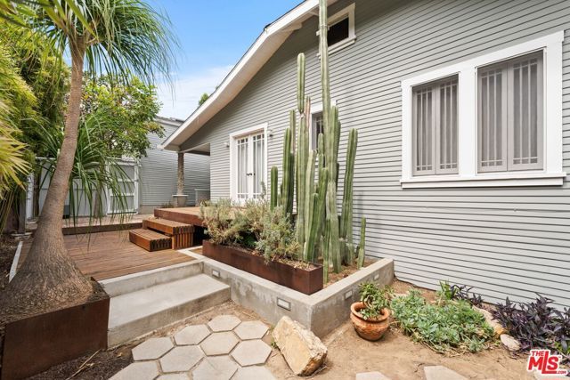 1843 Lucile Avenue, Los Angeles, CA 90026