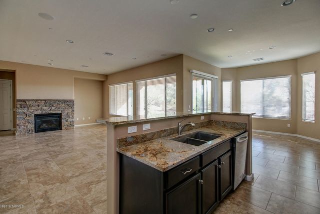 12530 N Golden Mirror Drive, Marana, AZ 85658