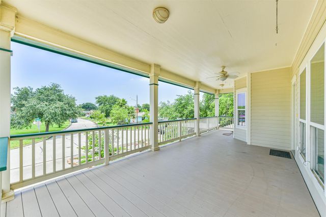 5723 Stewart Avenue, Galveston, TX 77551