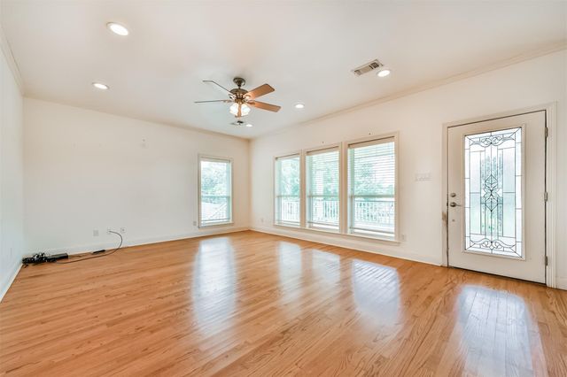 5723 Stewart Avenue, Galveston, TX 77551