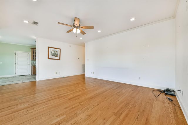 5723 Stewart Avenue, Galveston, TX 77551