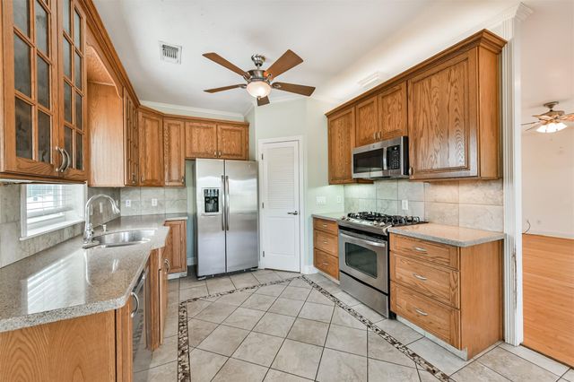 5723 Stewart Avenue, Galveston, TX 77551