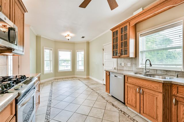 5723 Stewart Avenue, Galveston, TX 77551