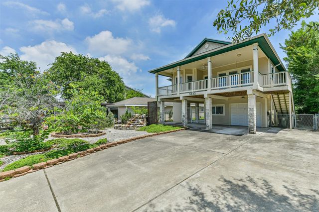 5723 Stewart Avenue, Galveston, TX 77551