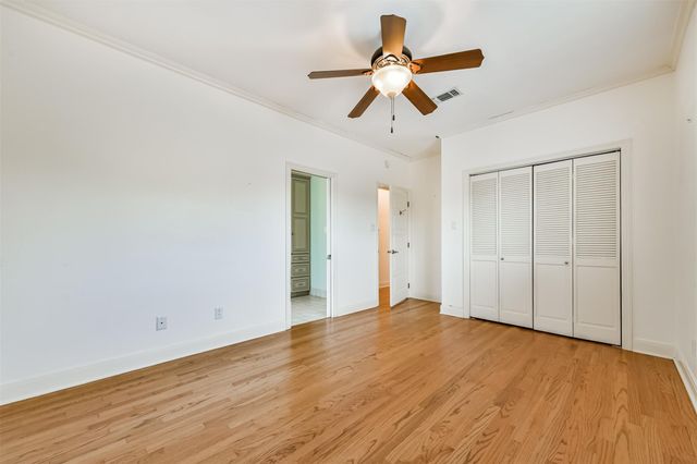 5723 Stewart Avenue, Galveston, TX 77551