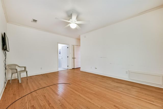 5723 Stewart Avenue, Galveston, TX 77551
