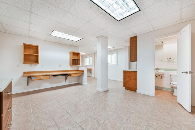 5723 Stewart Avenue, Galveston, TX 77551