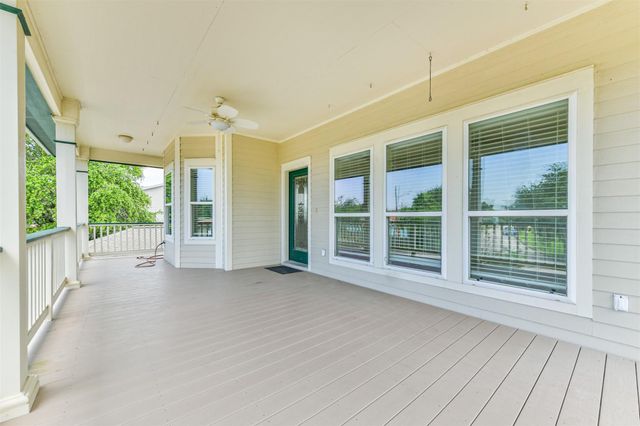 5723 Stewart Avenue, Galveston, TX 77551