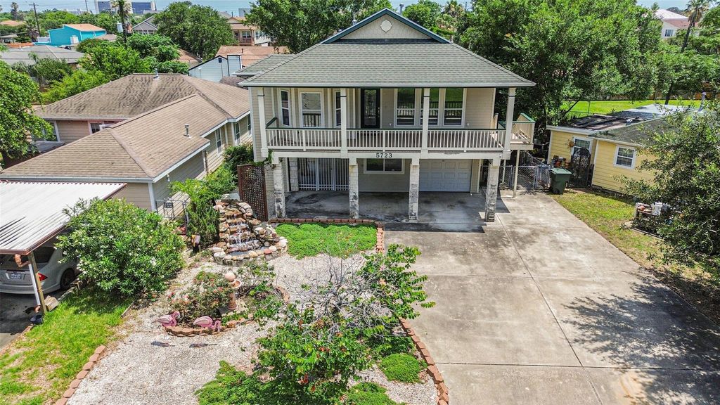 5723 Stewart Avenue, Galveston, TX 77551