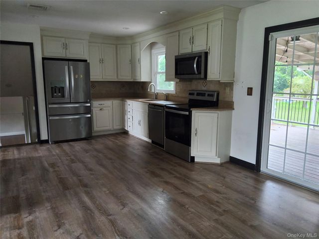 70 Barnes Road, Washingtonville, NY 10992