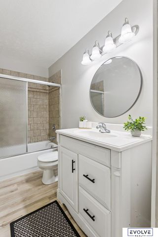 7653 S 41st Street, Bellevue, NE 68147