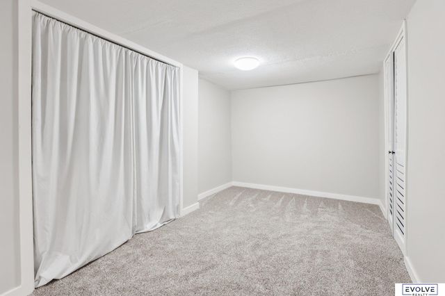 7653 S 41st Street, Bellevue, NE 68147