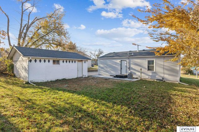 7653 S 41st Street, Bellevue, NE 68147