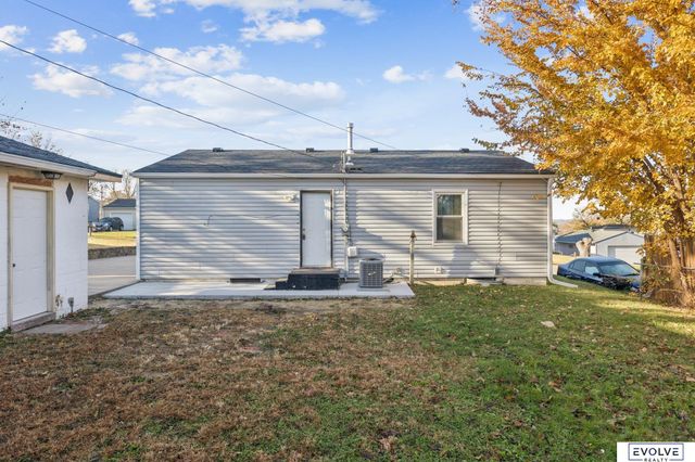 7653 S 41st Street, Bellevue, NE 68147