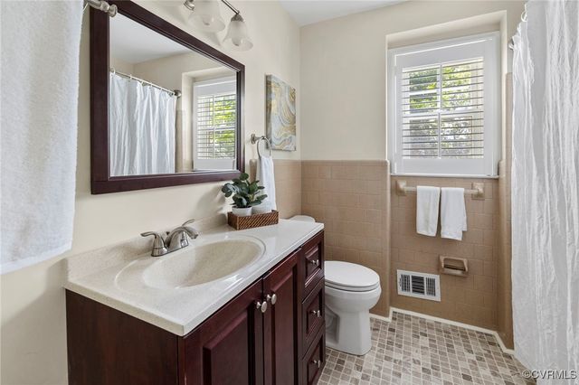 2301 Stratford Ct, Richmond, VA 23225