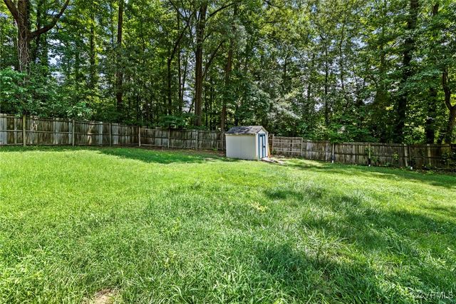 2301 Stratford Ct, Richmond, VA 23225