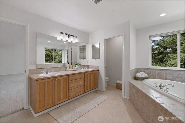 31502 40th Avenue S, Roy, WA 98580