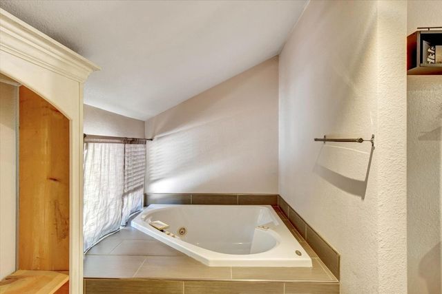 3000 Polaris Ct, Pollock Pines, CA 95726