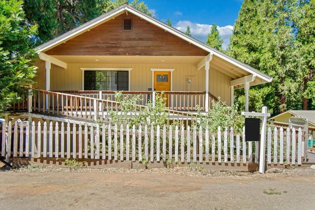 3000 Polaris Ct, Pollock Pines, CA 95726