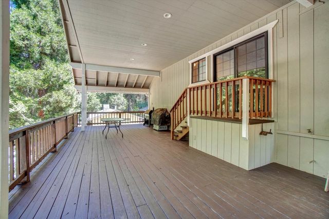 3000 Polaris Ct, Pollock Pines, CA 95726