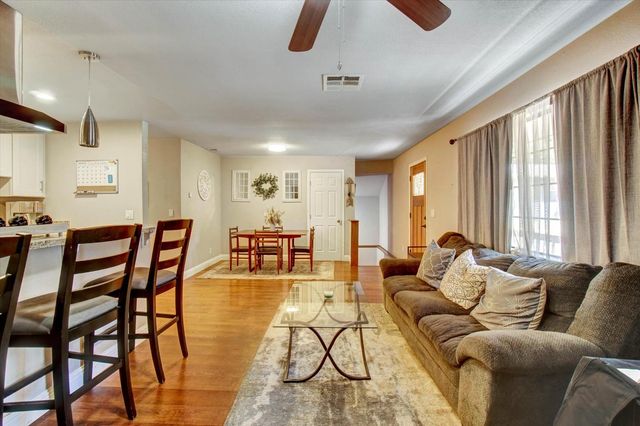 3000 Polaris Ct, Pollock Pines, CA 95726