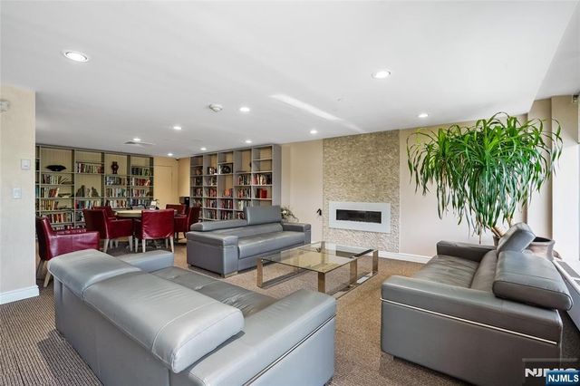 1530 Palisade Avenue 21C, Fort Lee, NJ 07024