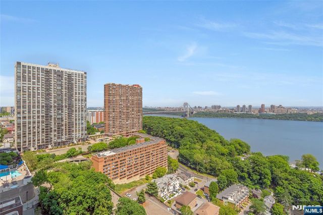 1530 Palisade Avenue 21C, Fort Lee, NJ 07024