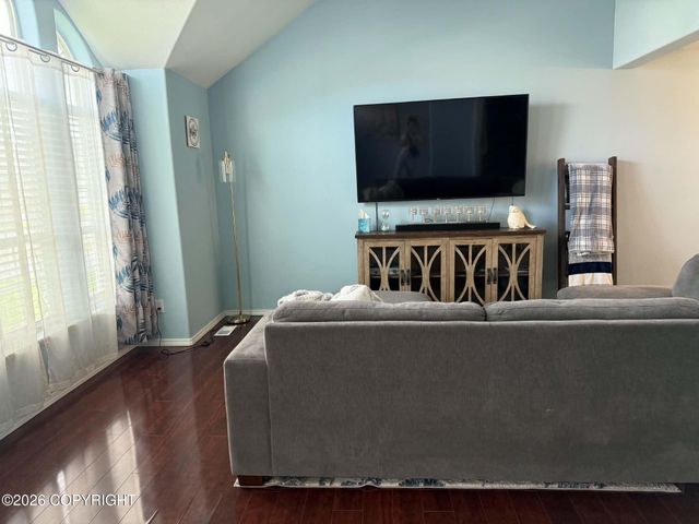 2010 Casey Cusack Loop, Anchorage, AK 99515