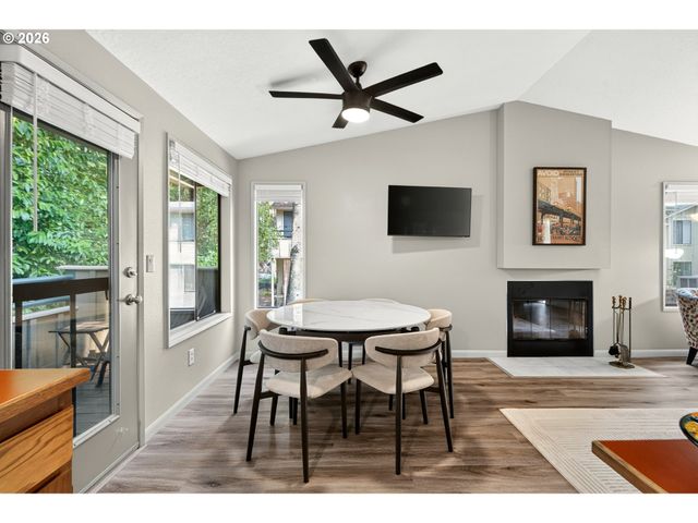 7189 Sw CHILDS Rd, Lake Oswego, OR 97035