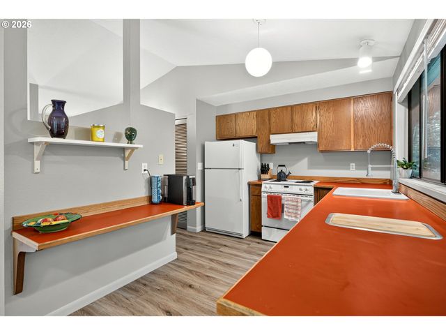 7189 Sw CHILDS Rd, Lake Oswego, OR 97035