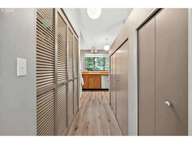 7189 Sw CHILDS Rd, Lake Oswego, OR 97035