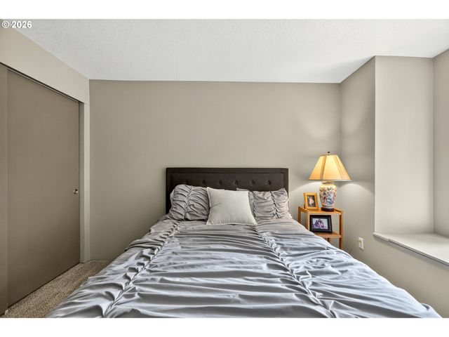 7189 Sw CHILDS Rd, Lake Oswego, OR 97035