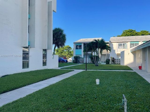 2017 NW 46th Avenue A202, Lauderhill, FL 33313