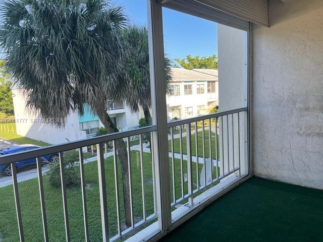2017 NW 46th Avenue A202, Lauderhill, FL 33313