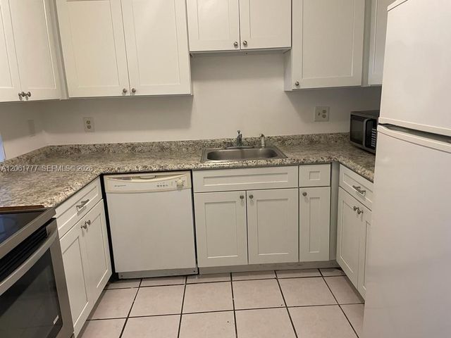2017 NW 46th Avenue A202, Lauderhill, FL 33313