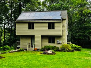 6 Lincoln St, Hopkinton, MA 01748