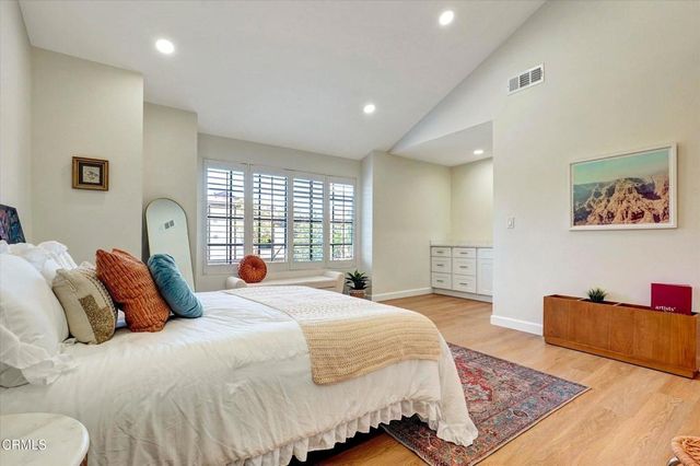 21209 Lassen Street 4, Los Angeles, CA 91311