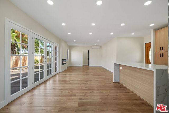 21009 Saticoy Street, Canoga Park (los Angeles), CA 91304