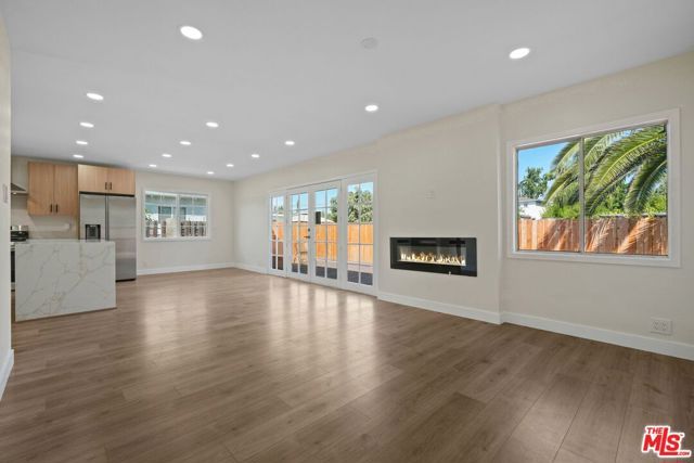 21009 Saticoy Street, Canoga Park (los Angeles), CA 91304