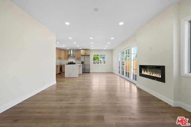 21009 Saticoy Street, Canoga Park (los Angeles), CA 91304