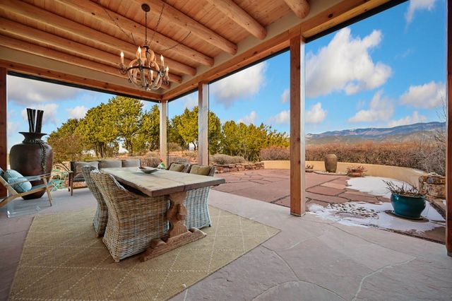 9 S Camino Don Carlos, Santa Fe, NM 87506