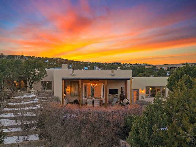 9 S Camino Don Carlos, Santa Fe, NM 87506